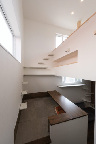 スキップフロアは光をうまく部屋に取り込む手段の一つです